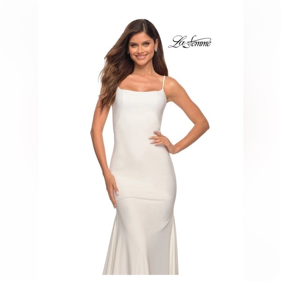 La Femme - 30458 Formal Dress - low back 🔥🔥NEW - Picture 3 of 4